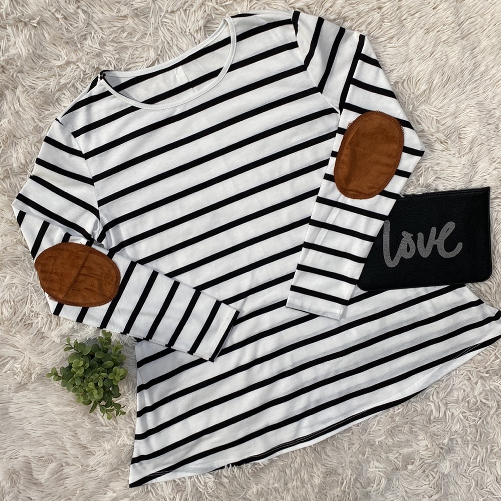 🎉HP🎉 Boutique Tunic Back Button Striped Top 💗 White Black & Brown